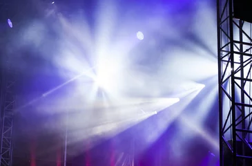 Crédence de cuisine en verre imprimé Lumière et ombre Reflector lights at a music festival