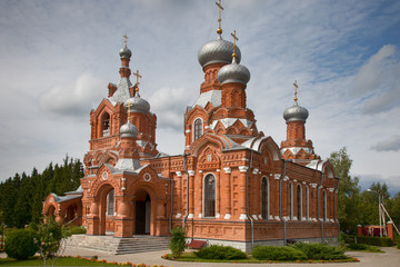 Fototapeta na wymiar Cross-Exaltation Church in the village of Darna Istra district, Moscow region