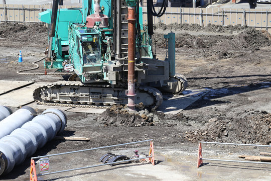 ビルの基礎工事