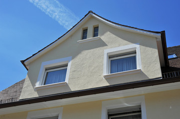 Renovierte ältere Dachgauben