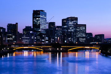Fototapeta na wymiar 大阪、天神橋と中之島の夜景
