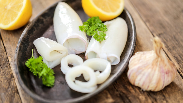 Seiches nature sur fond en bois