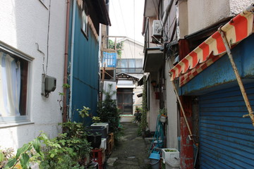 日本の裏路地（イメージ）