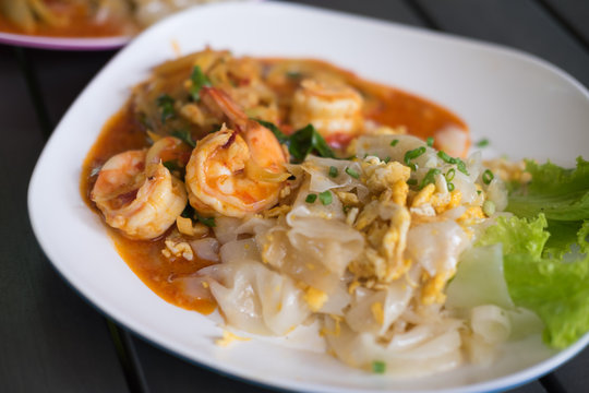 Stir fried noodles with Tom Yum Kung
