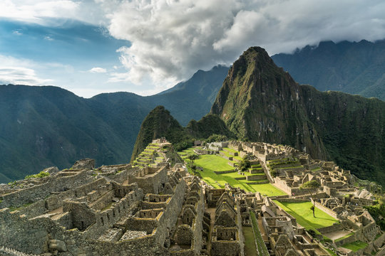 Blick über die Ruinen von Machu Picchu