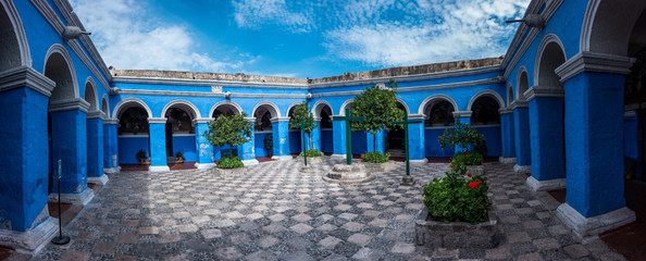 Innenhof des Monasterio de Santa Catalina, Arequipa, Peru © schame87