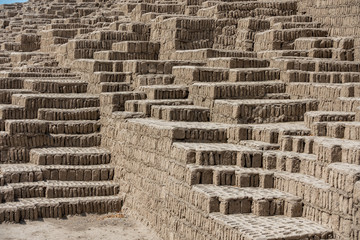 Überreste der Lima-Kultur und deren Pyramiden in Lima