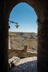 Blick aus der Altstadt von Matera auf die Sassi Höhlen