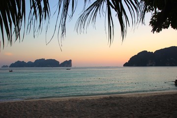 atardecer tropical 