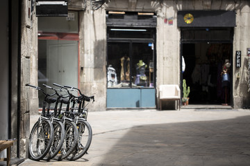 Calle en Barcelona con bicicletas