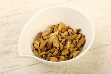 Dry cardamom seeds