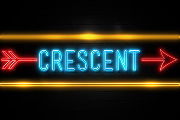 Obraz premium Crescent - fluorescent Neon Sign on brickwall Front view