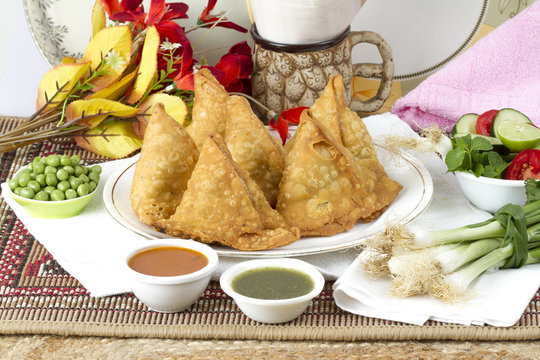 SAMOSA FOOD