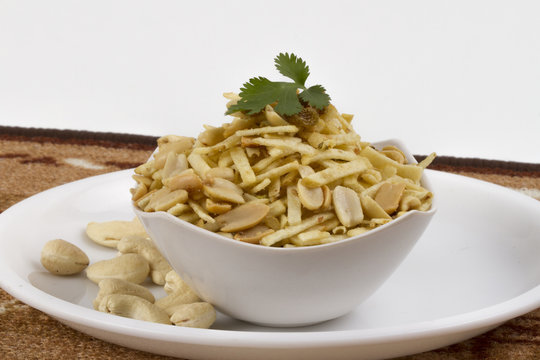 FARARI SEVARA NAMKEEN