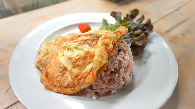 rice with omelette topping