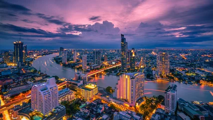 Foto auf Acrylglas Bangkok Bangkok - 27. August: Blick vom State Tower 49. Etage in der Dämmerungszeit am 27. August 2017.