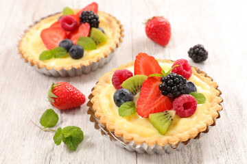 lemon tart with berries