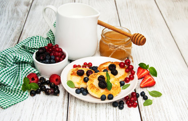 cottage cheese pancake with berries