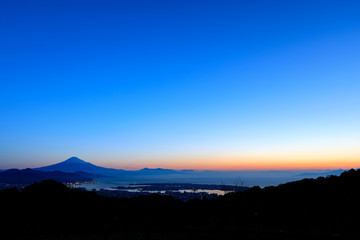 日本平から望む朝焼けと富士山