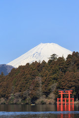箱根 芦ノ湖から望む富士山