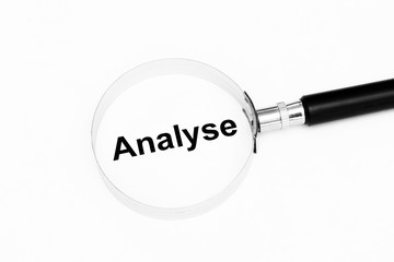 Analyse mit einer Lupe