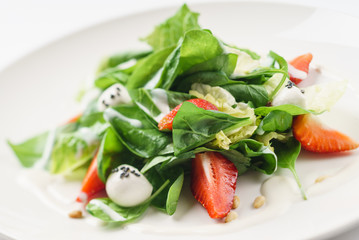 salad with strawberries