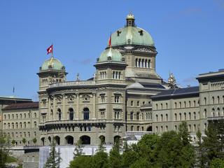Fototapeta na wymiar Das Bundeshaus in Bern, Sitz der Schweizer Regierung und des Parlamentes