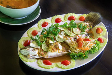 Steamed fish with lemon.