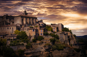 Fototapeta premium Gordes soleil couchant