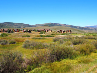 Fototapeta na wymiar housing development on the prairie in Colorado