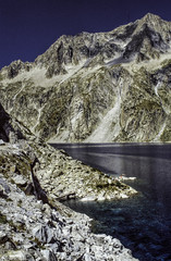 Lac de montagne barrage 2 - 170146492