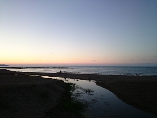 sahilde günbatımı