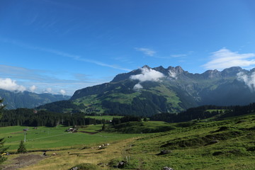 Fototapeta na wymiar Panorama richtung Engelberg