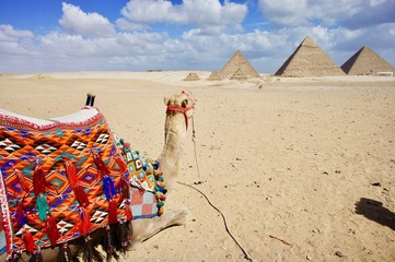 エジプト　ギザの三大ピラミッド