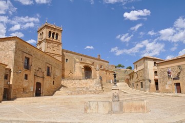 Plaza Mayor de Morón de Almazán