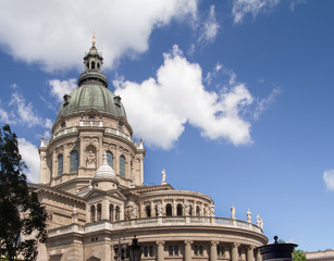 Fototapeta na wymiar St. Stephen's Basilica in Budapest