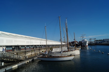 Fototapeta na wymiar La Rochelle, Belem, port, eau, Charente, maritime, ciel, bateau