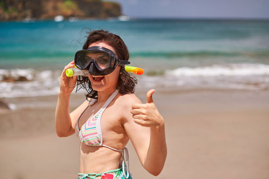 1407870 Smiling Woman With Snorkel Mask