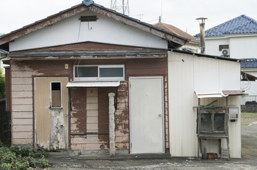 Fototapeta na wymiar 住宅　空き家　老朽化