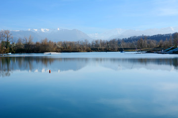 Obraz na płótnie Canvas A beautiful morning near the lake, Les O kiri, Southern France.