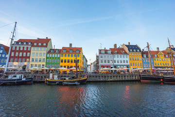Fototapeta na wymiar The old house of Nyhavn in Copenhagen, Denmark