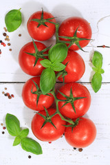 Tomaten Tomate rot Gemüse hochkant von oben