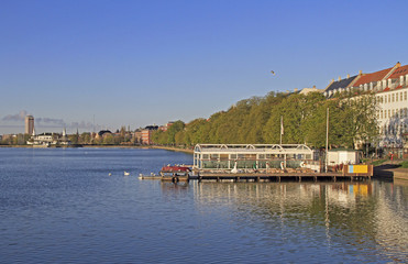 Fototapeta na wymiar scenic Pebble Lake in Copenhagen