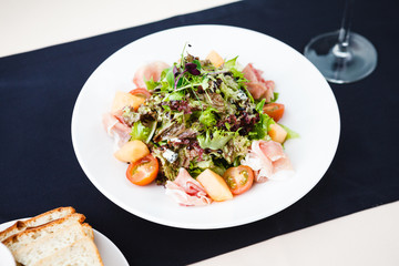 Green salad with ham