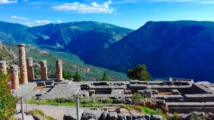 Fototapeta na wymiar Temple of Apollo in Delphi