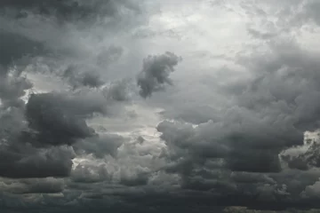 Tableaux ronds sur aluminium brossé Ciel Nuages orageux dans le ciel