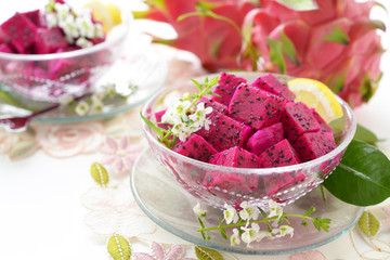 新鮮なドラゴンフルーツ 