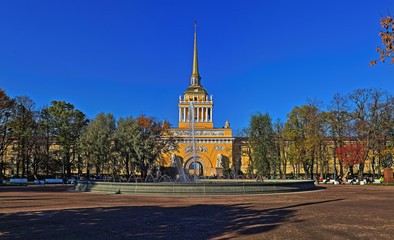 Fototapeta na wymiar Admiralty Building in St Petersburg