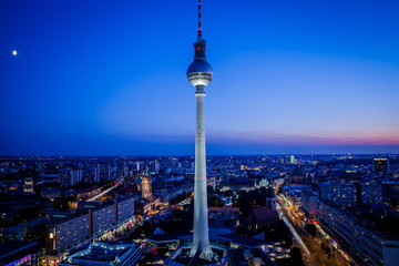 Berliner Fernsehturm bei Nacht © geraldpohl.de