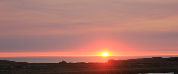 Fototapeta na wymiar coucher du soleil sur la mer Esposente portugal